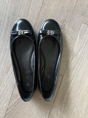 Good condition MK flats